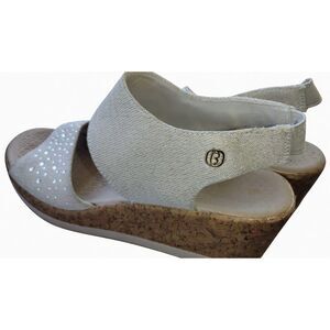 BZees Beige Knit Slingback Sandals Size 8.5 Comfort Stretch Rhinestones-Comfort